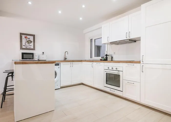 Spacious And Modern Gem In The Center Rems Appartement *