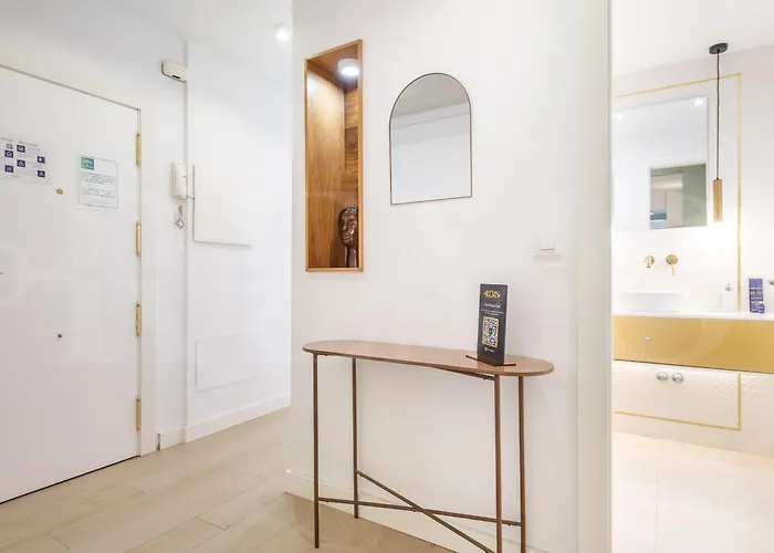Spacious And Modern Gem In The Center Rems Appartement *